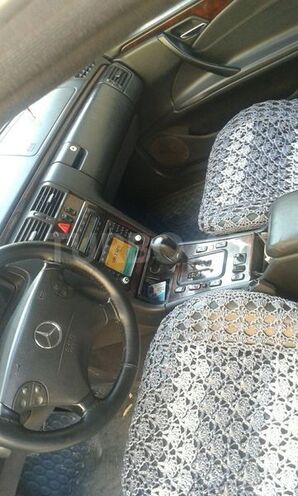 Mercedes E 220 2001, 290,000 km - 2.2 l - Bakı