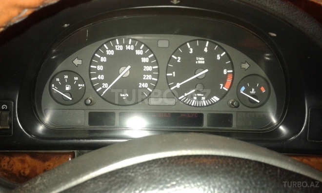 BMW 525 1999, 300,000 km - 0.3 l - Bakı