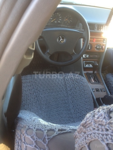 Mercedes E 250 1992, 90,000 km - 2.5 l - Bakı