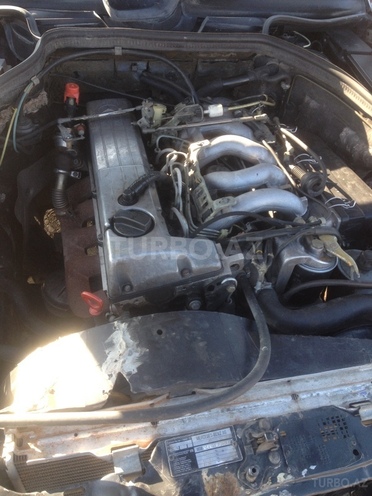 Mercedes E 250 1992, 90,000 km - 2.5 l - Bakı