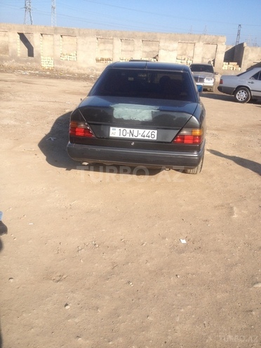 Mercedes E 250 1992, 90,000 km - 2.5 l - Bakı