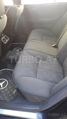 Mercedes E 220 2001, 280,000 km - 2.2 l - Bakı