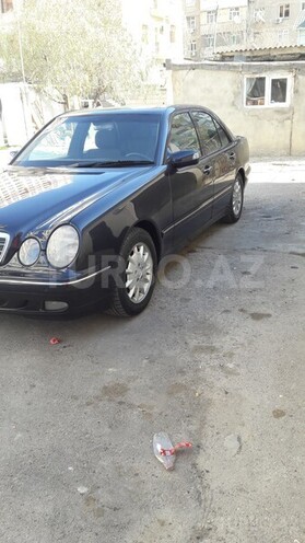 Mercedes E 220 2001, 280,000 km - 2.2 l - Bakı