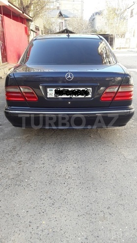 Mercedes E 220 2001, 280,000 km - 2.2 l - Bakı