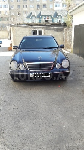 Mercedes E 220 2001, 280,000 km - 2.2 l - Bakı