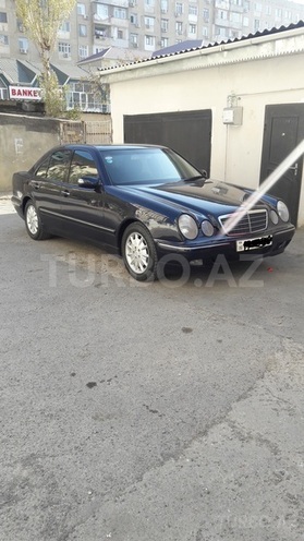 Mercedes E 220 2001, 280,000 km - 2.2 l - Bakı