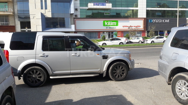 Land Rover Discovery 2007, 272,000 km - 2.7 l - Bakı
