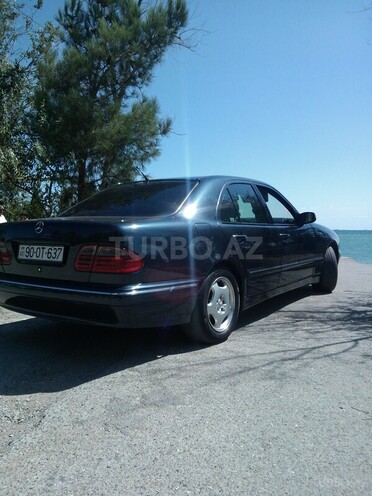 Mercedes E 220 2000, 320,000 km - 2.2 l - Bakı