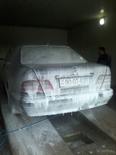 Mercedes E 220 2000, 300,000 km - 2.2 l - Bakı
