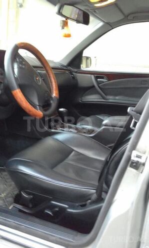Mercedes E 220 2000, 171,000 km - 2.2 l - Sumqayıt