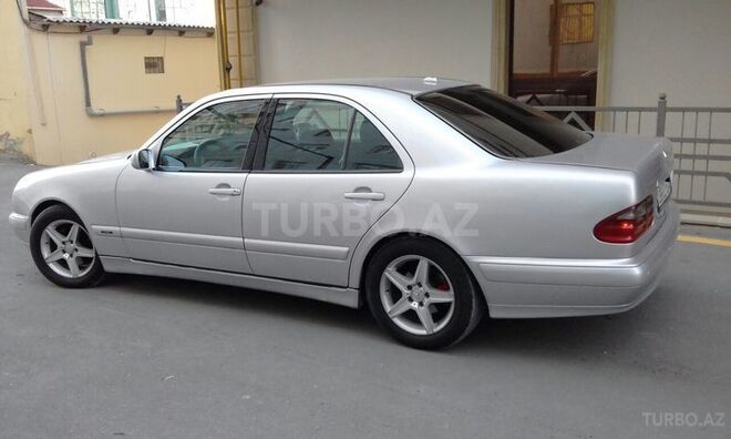 Mercedes E 220 2000, 171,000 km - 2.2 l - Sumqayıt