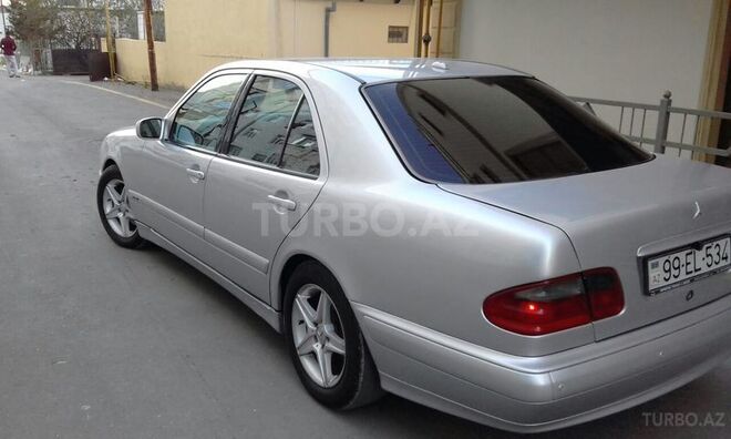 Mercedes E 220 2000, 171,000 km - 2.2 l - Sumqayıt