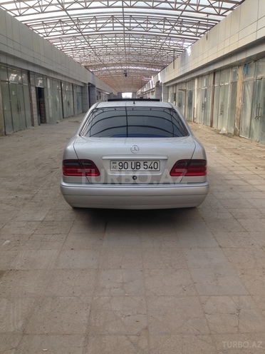 Mercedes E 230 1995, 240,000 km - 2.3 l - Bakı
