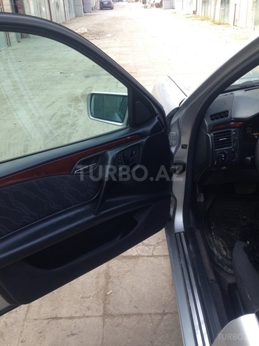 Mercedes E 230 1995, 240,000 km - 2.3 l - Bakı