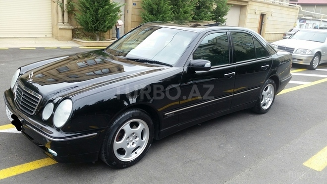 Mercedes E 240 2001, 210,000 km - 2.6 l - Bakı