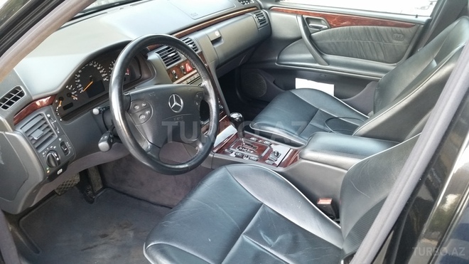 Mercedes E 240 2001, 210,000 km - 2.6 l - Bakı