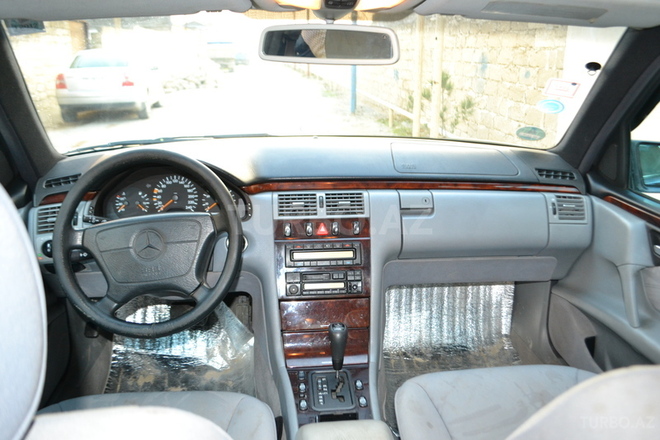 Mercedes E 240 1997, 2,100,000 km - 2.4 l - Bakı