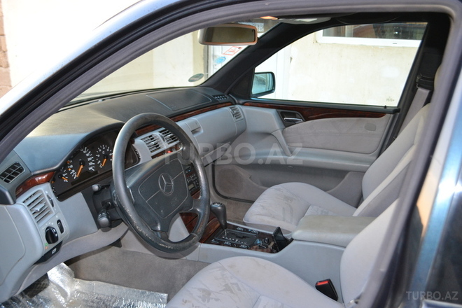 Mercedes E 240 1997, 2,100,000 km - 2.4 l - Bakı