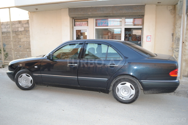 Mercedes E 240 1997, 2,100,000 km - 2.4 l - Bakı