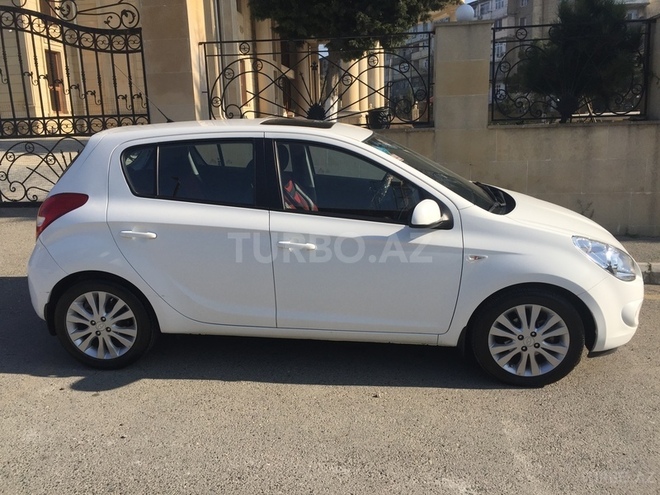 Hyundai i20 2011, 38,000 km - 1.6 l - Bakı
