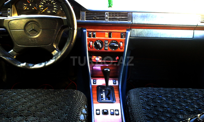 Mercedes E 220 1994, 256,000 km - 2.2 l - Bakı