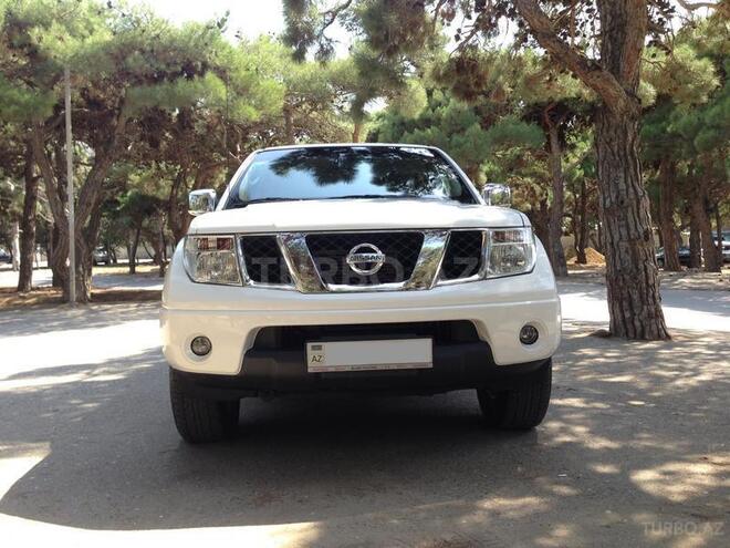 Nissan Navara 2014, 64,800 km - 2.5 л - Bakı