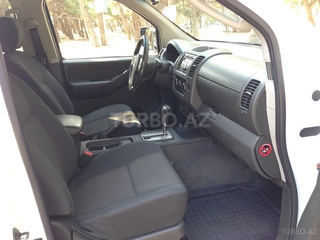 Nissan Navara 2014, 64,800 km - 2.5 л - Bakı