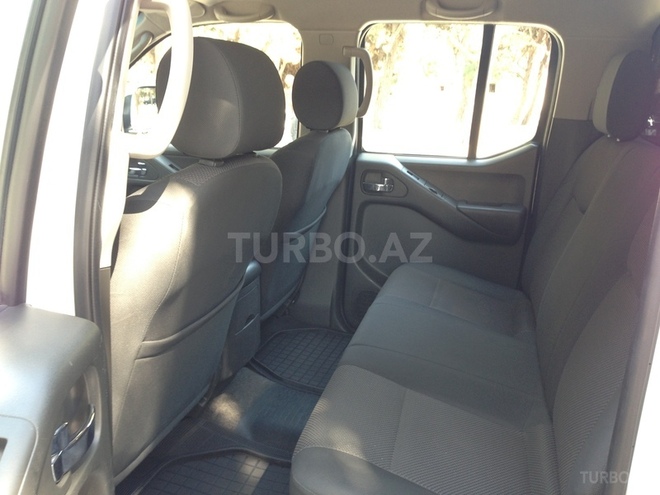 Nissan Navara 2014, 64,800 km - 2.5 л - Bakı