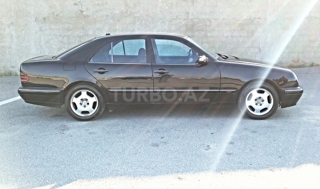 Mercedes E 220 2000, 263,148 km - 0.3 l - Sumqayıt