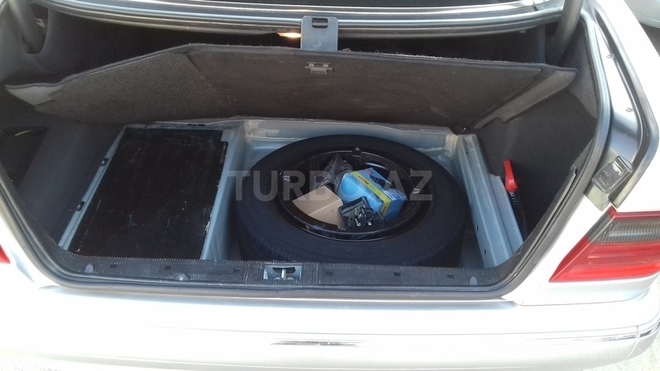 Mercedes E 240 2001, 242,000 km - 2.6 l - Bakı