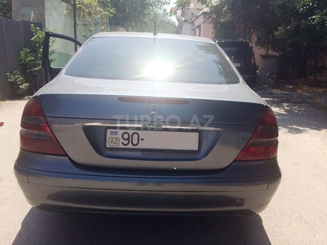 Mercedes E 220 2003, 230,000 km - 2.2 l - Bakı