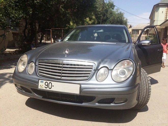 Mercedes E 220 2003, 230,000 km - 2.2 l - Bakı