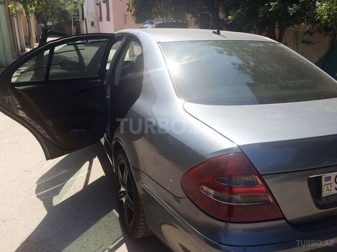 Mercedes E 220 2003, 230,000 km - 2.2 l - Bakı