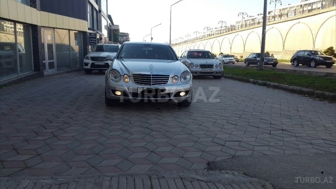 Mercedes E 220 2006, 186,000 km - 2.2 л - Bakı