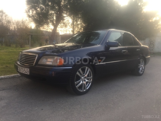 Mercedes C 220 1996, 325,000 km - 2.2 l - Sumqayıt