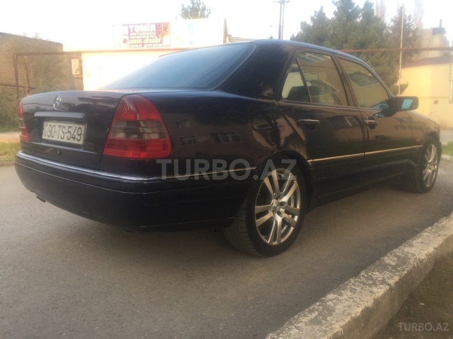 Mercedes C 220 1996, 325,000 km - 2.2 l - Sumqayıt