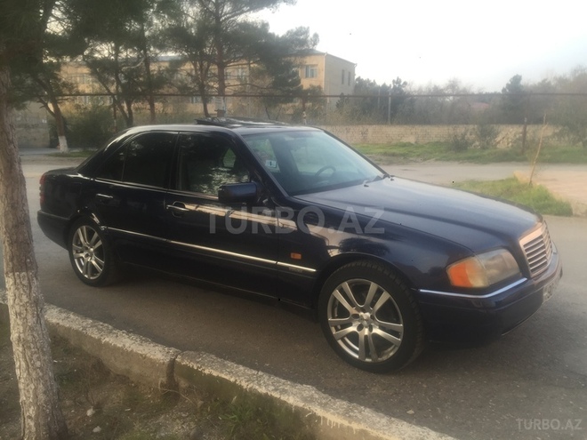 Mercedes C 220 1996, 325,000 km - 2.2 l - Sumqayıt