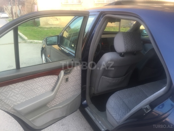 Mercedes C 220 1996, 325,000 km - 2.2 l - Sumqayıt