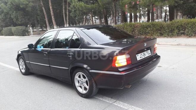 BMW 318 1993, 250,000 km - 1.8 l - Sumqayıt