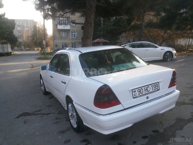 Mercedes C 240 1997, 263,000 km - 2.4 l - Bakı