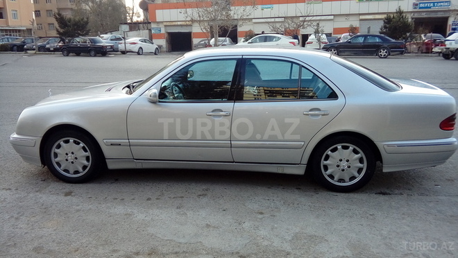 Mercedes E 240 2001, 240,000 km - 2.6 l - Bakı