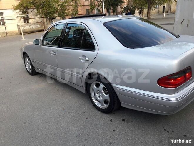 Mercedes E 280 2000, 260,000 km - 2.8 л - Bakı