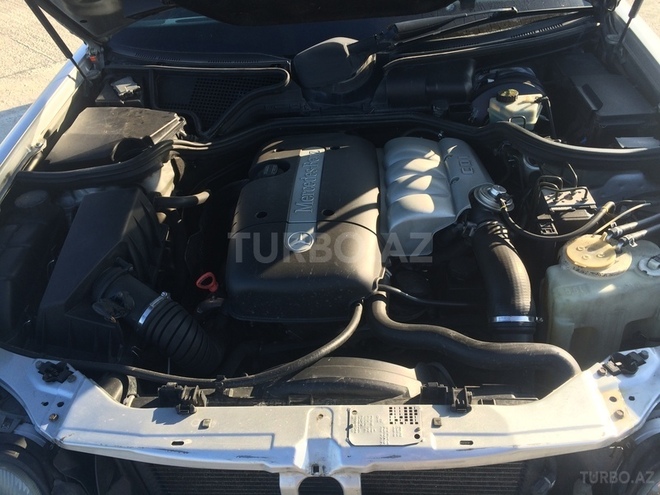 Mercedes E 220 1998, 396,000 km - 2.2 l - Bakı