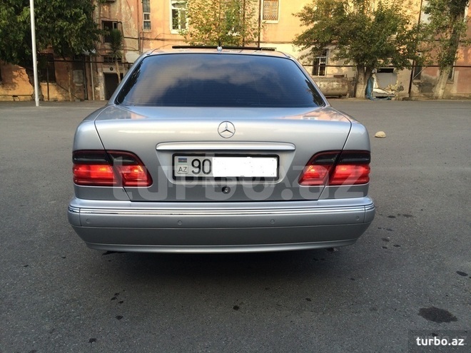 Mercedes E 280 2000, 260,000 km - 2.8 л - Bakı