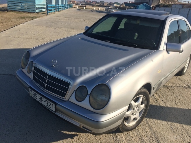 Mercedes E 220 1998, 396,000 km - 2.2 l - Bakı