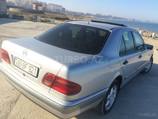 Mercedes E 220 1998, 396,000 km - 2.2 l - Bakı