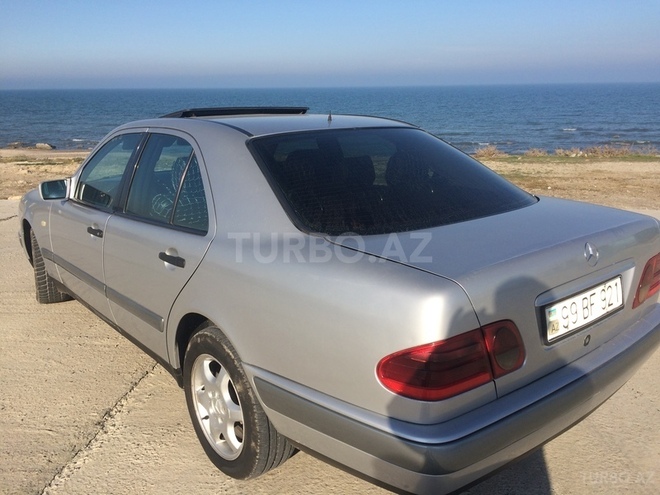 Mercedes E 220 1998, 396,000 km - 2.2 l - Bakı