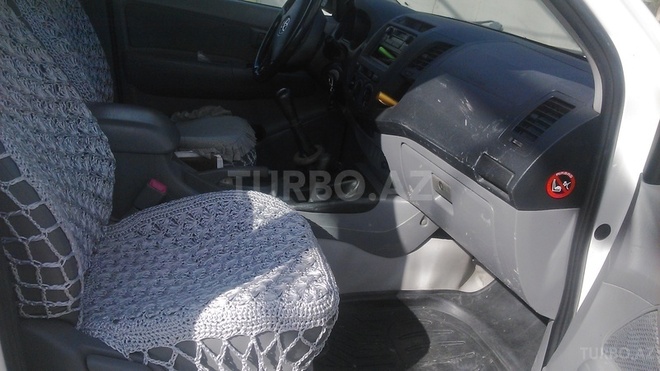 Toyota Hilux 2009, 165,000 km - 2.5 л - Bakı