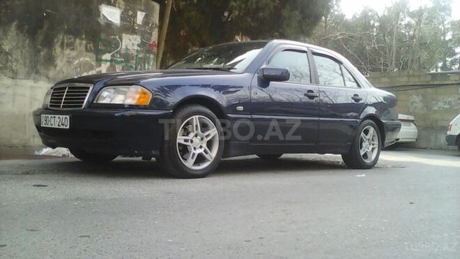 Mercedes E 240 1999, 307,000 km - 2.4 l - Bakı