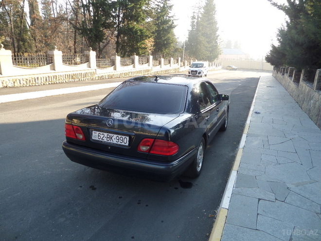 Mercedes E 280 1998, 269,618 km - 2.8 l - Zaqatala